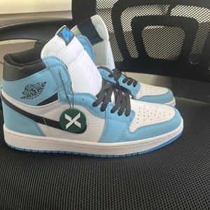 Air Jordan 1 University Blue